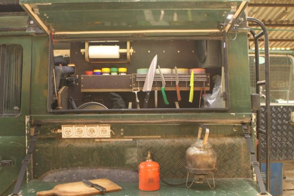 דיפנדר טיולים עם דלתות צדזון וכו  (3)