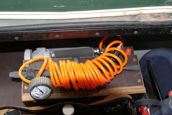 דיפנדר טיולים עם דלתות צדראשונה תיק רצועות קומפרסור תאים ייעודיים לציוד  (3)