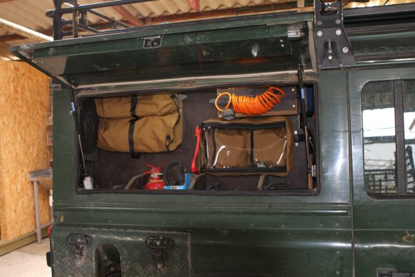 דיפנדר טיולים עם דלתות צדראשונה תיק רצועות קומפרסור תאים ייעודיים לציוד  (7)